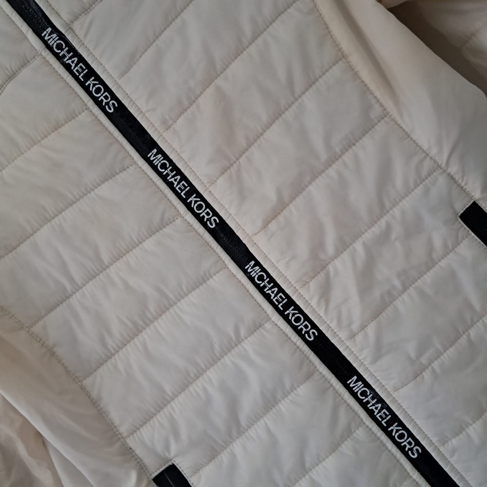 Michael Kors Women's White Quilted Puffer Jacket - Picture 3 of 5